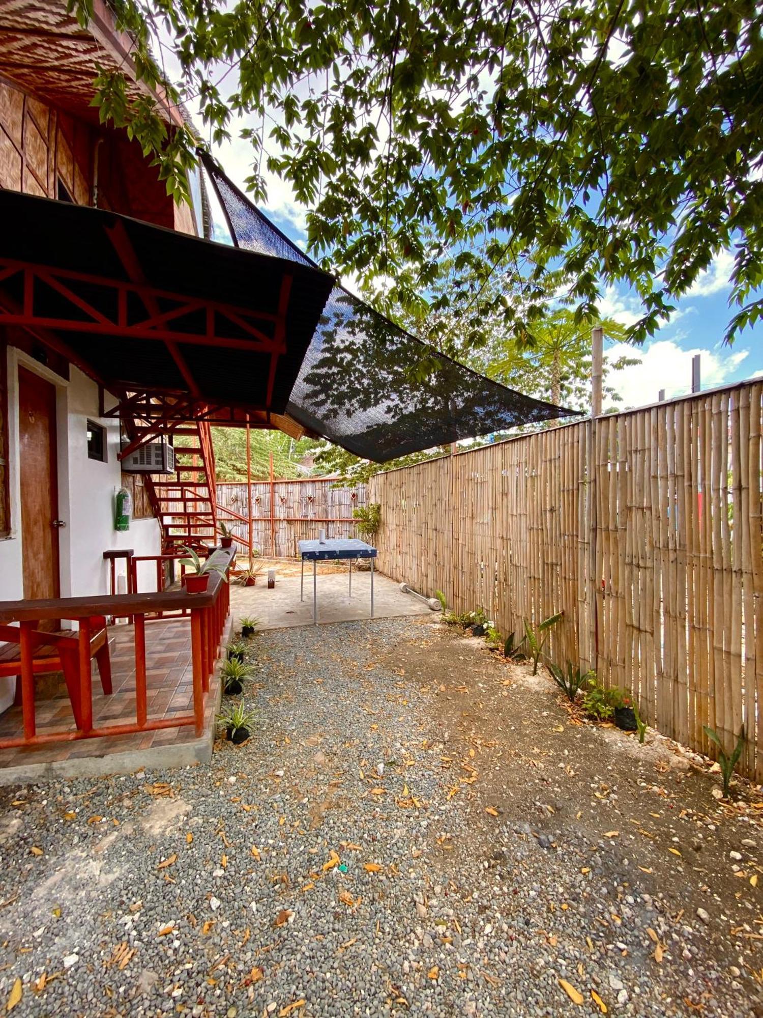 Moalboal Panagsama Beach Topbudz Hostel Моалбоал Екстериор снимка