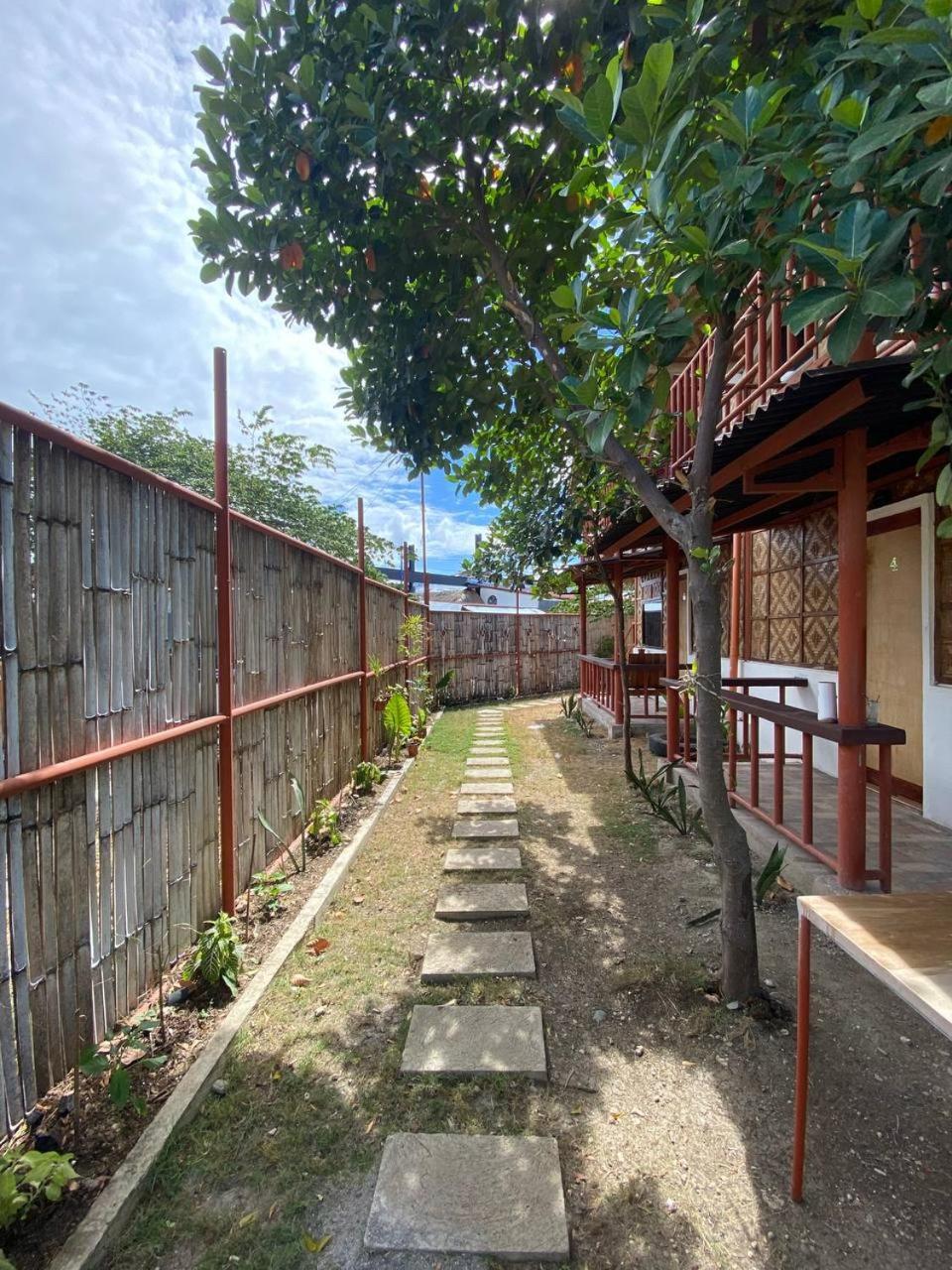 Moalboal Panagsama Beach Topbudz Hostel Моалбоал Екстериор снимка